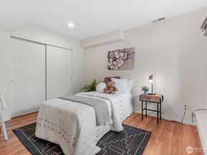 14317 SE 49th Street, Bellevue WA 98006