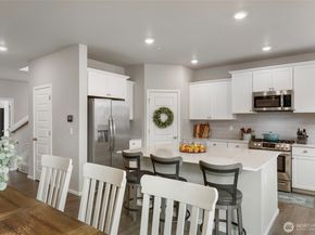 1328 Baker Heights Loop, Bremerton WA 98312
