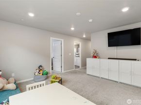 1328 Baker Heights Loop, Bremerton WA 98312