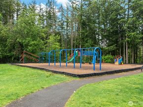 25235 SE Klahanie Boulevard E305, Sammamish WA 98029