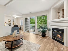 25235 SE Klahanie Boulevard E305, Sammamish WA 98029