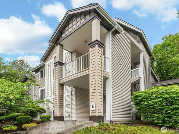 25235 SE Klahanie Boulevard E305, Sammamish WA 98029