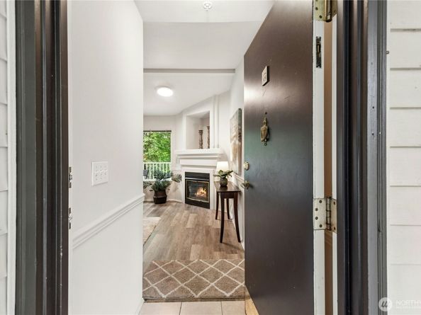 25235 SE Klahanie Boulevard E305, Sammamish WA 98029