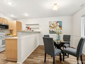 25235 SE Klahanie Boulevard E305, Sammamish WA 98029