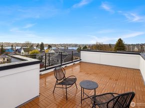 2340 N 64th Street C, Seattle WA 98103
