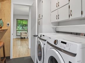 1521 150th Avenue SE, Bellevue WA 98007