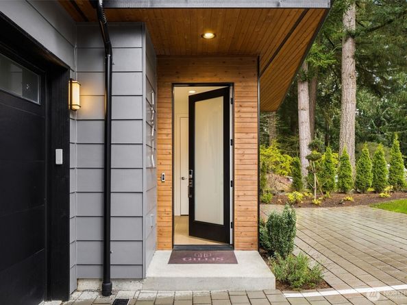 12710 NE 72nd Street, Kirkland WA 98033