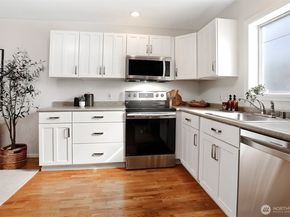 3406 W Government Way 7, Seattle WA 98199