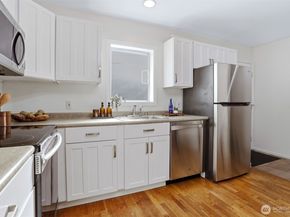 3406 W Government Way 7, Seattle WA 98199