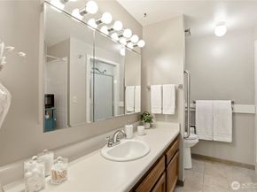 1041 Ihland Place NE, Bainbridge Island WA 98110