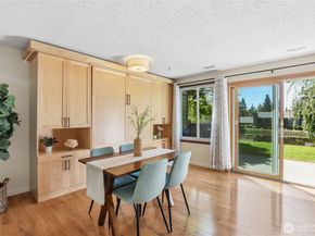 1041 Ihland Place NE, Bainbridge Island WA 98110