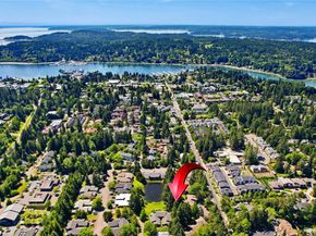 1041 Ihland Place NE, Bainbridge Island WA 98110