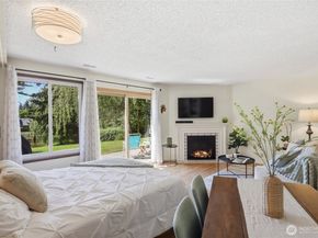 1041 Ihland Place NE, Bainbridge Island WA 98110