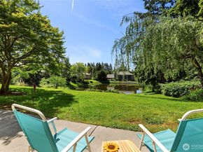 1041 Ihland Place NE, Bainbridge Island WA 98110