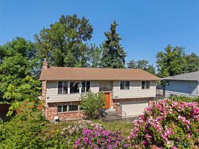 2521 Talbot Crest Drive S, Renton WA 98055