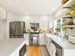 3923 221st Street SE, Bothell WA 98021