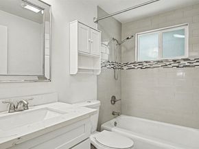 5318 193rd Place SW, Lynnwood WA 98036