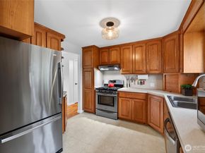 13332 173rd Avenue SE, Renton WA 98059