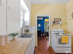 7729 12th Avenue SW, Seattle WA 98106