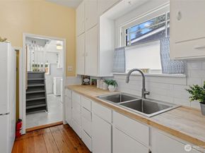 7729 12th Avenue SW, Seattle WA 98106
