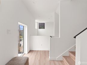 8849 Midvale Avenue N F, Seattle WA 98103