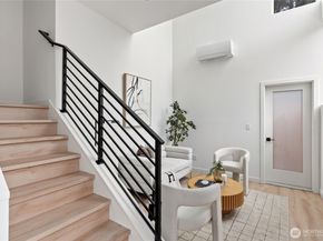 8849 Midvale Avenue N F, Seattle WA 98103