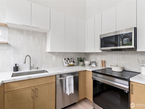 8849 Midvale Avenue N F, Seattle WA 98103