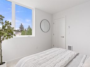 8849 Midvale Avenue N F, Seattle WA 98103