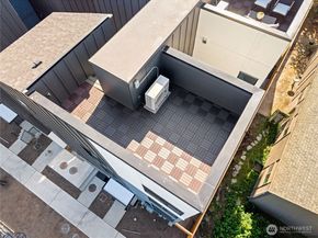 8849 Midvale Avenue N F, Seattle WA 98103
