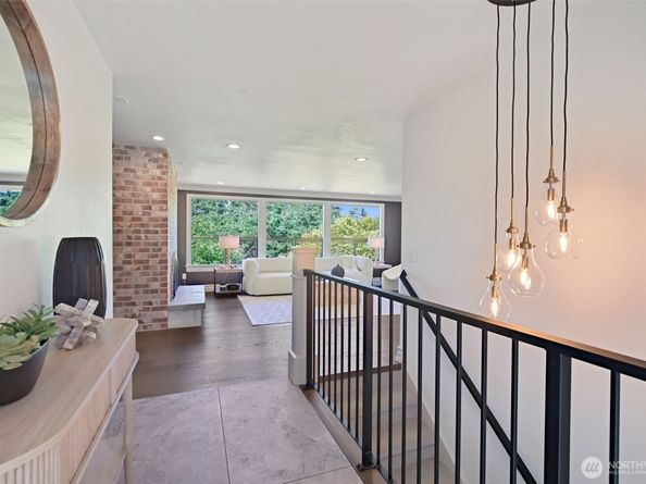 9100 Olympic View Drive, Edmonds WA 98026