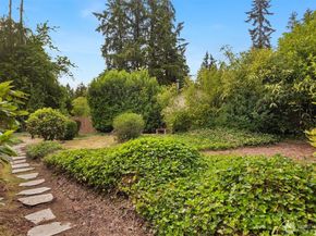 18913 136th Avenue NE, Woodinville WA 98072