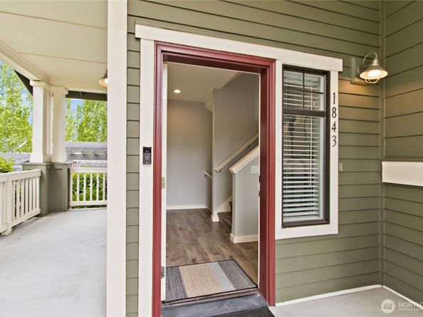 1843 NE Kenyon Court, Issaquah WA 98029