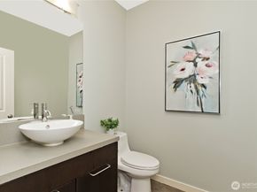 1843 NE Kenyon Court, Issaquah WA 98029