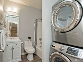 1843 NE Kenyon Court, Issaquah WA 98029