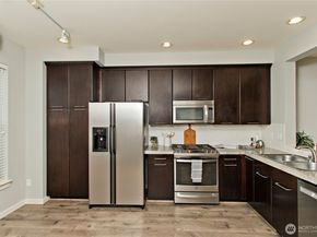 1843 NE Kenyon Court, Issaquah WA 98029