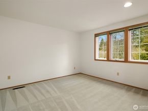 2122 221st Place NE, Sammamish WA 98074
