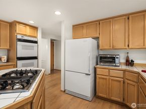 2122 221st Place NE, Sammamish WA 98074