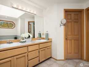2122 221st Place NE, Sammamish WA 98074