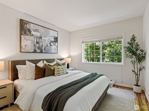 2760 76th Avenue SE 407, Mercer Island WA 98040