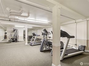 2760 76th Avenue SE 407, Mercer Island WA 98040