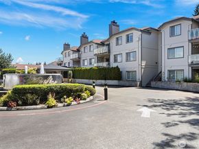 2760 76th Avenue SE 407, Mercer Island WA 98040