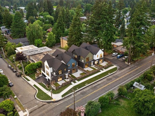 18607 104th Avenue NE A, Bothell WA 98011