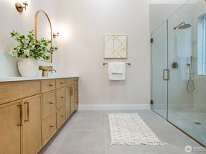18607 104th Avenue NE A, Bothell WA 98011