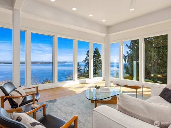 12168 Sunrise Drive NE, Bainbridge Island WA 98110
