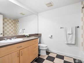 1100 106th Avenue NE 609, Bellevue WA 98004