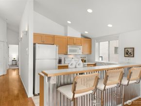 2432 Dexter Avenue N 300, Seattle WA 98109