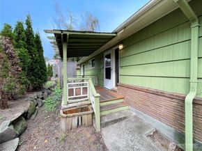 1706 NE 82nd St, Seattle WA 98115