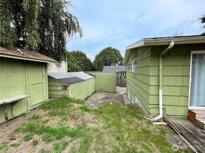 1706 NE 82nd St, Seattle WA 98115