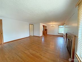 1706 NE 82nd St, Seattle WA 98115