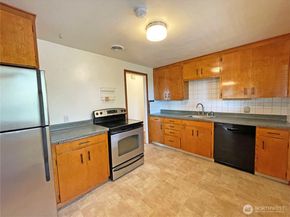 1706 NE 82nd St, Seattle WA 98115